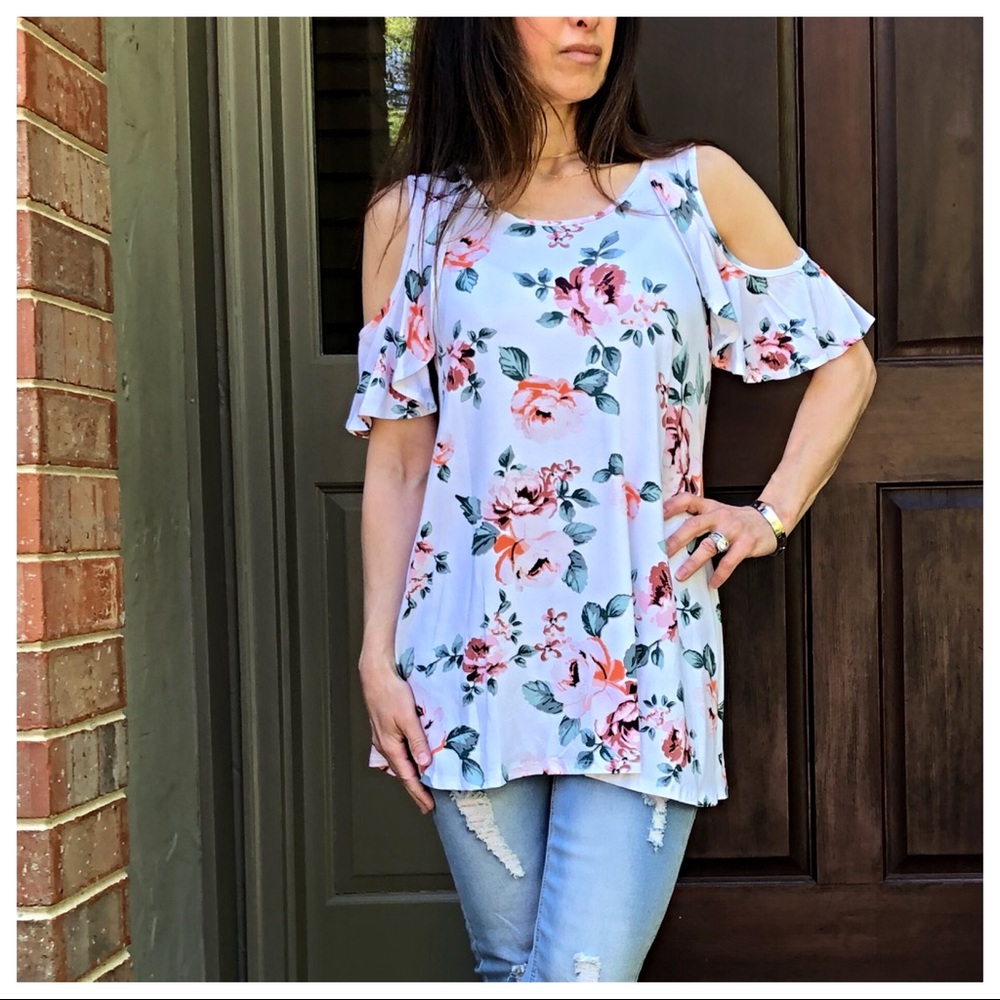 ✨CLEARANCE SALE ✨Floral cold shoulder top - Picture 4 of 8